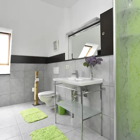 Hideaway For 3 Guests, Cleaning Included 아파트 *